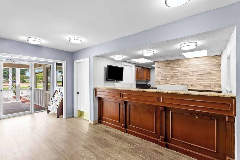 SureStay Studio by Best Western Pensacola 2