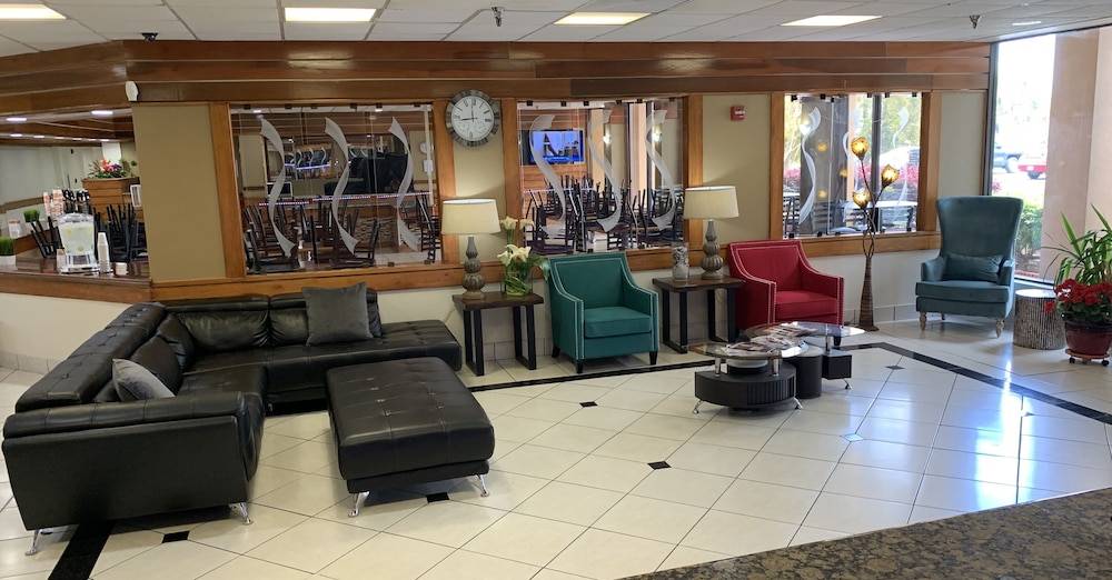 Quality Inn & Suites Pensacola Bayview 2