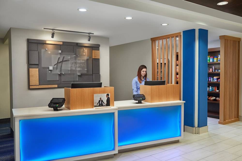 Holiday Inn Express & Suites PENSACOLA WEST-NAVY BASE by IHG 2