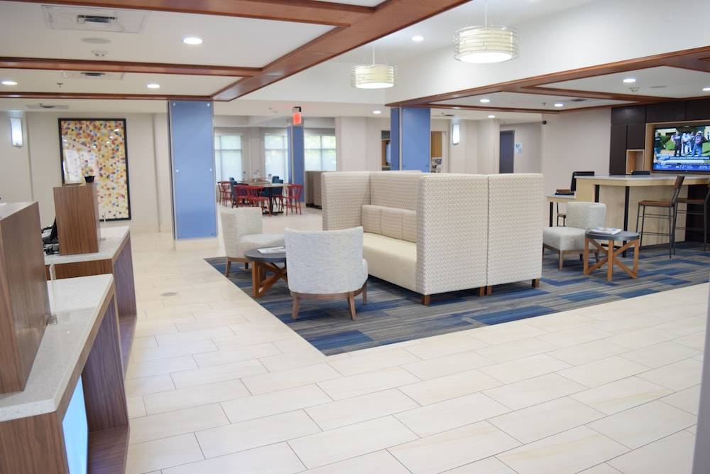Holiday Inn Express & Suites PENSACOLA W I-10 by IHG 2