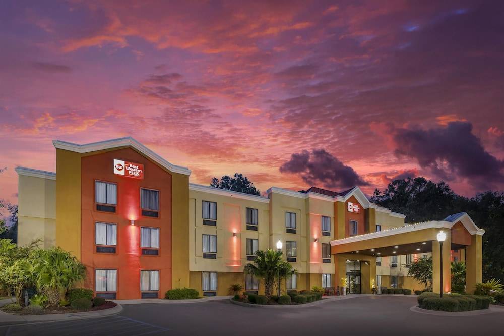 Best Western Plus Richmond Hill Inn 1