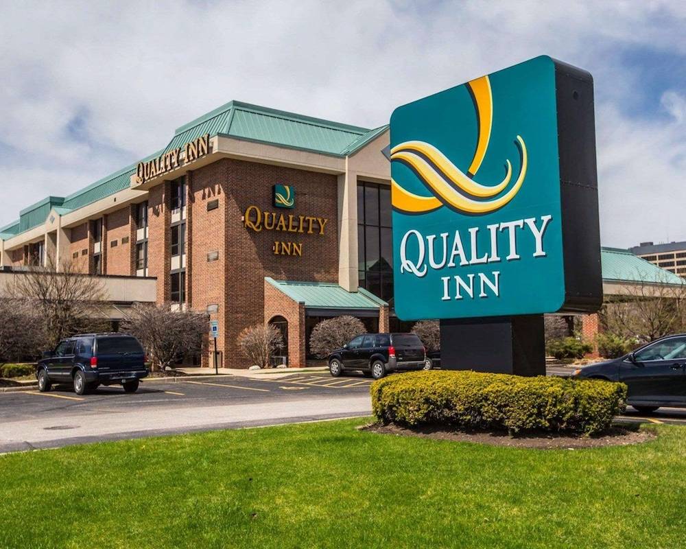 Quality Inn Schaumburg - Chicago near the Mall 1