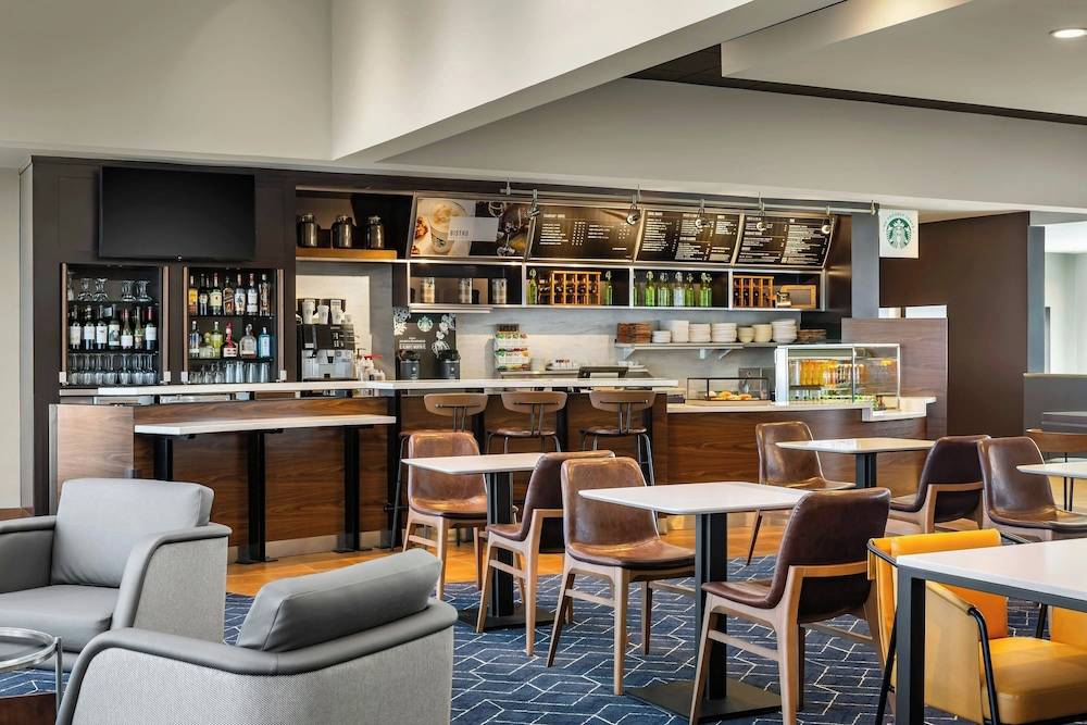 Courtyard by Marriott Minneapolis-St. Paul Airport 1