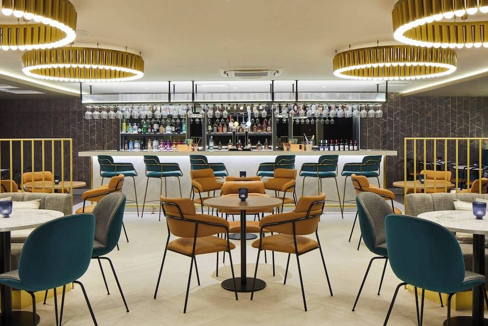 Courtyard by Marriott London Heathrow Airport 1