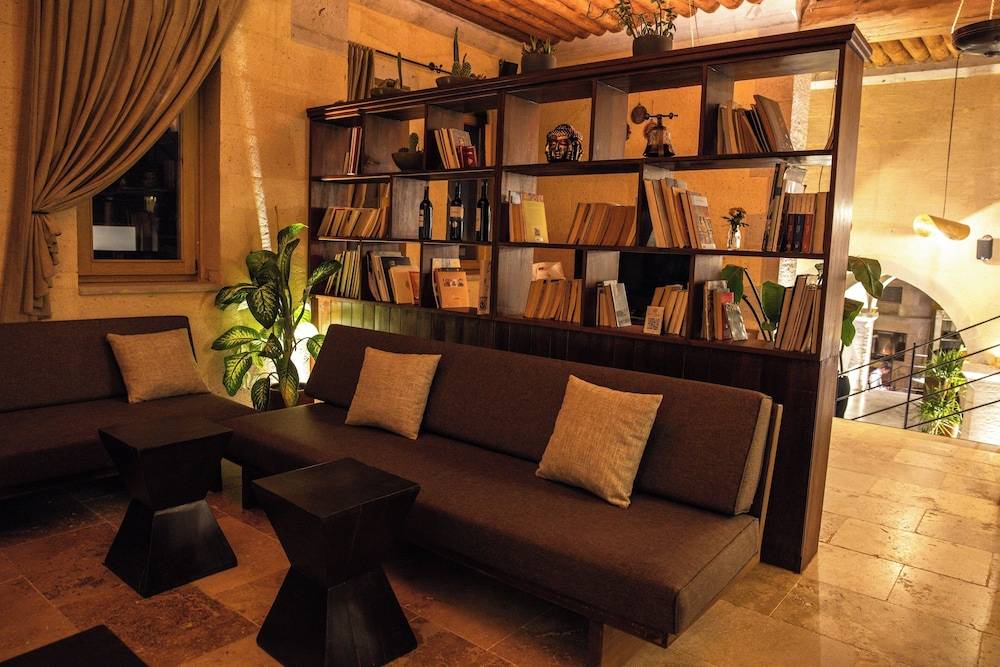 Millstone Cave Suites Hotel 1