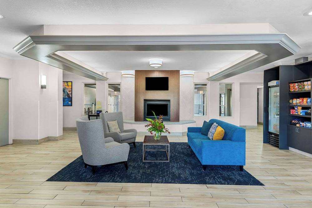 Comfort Suites Denver North - Westminster 2