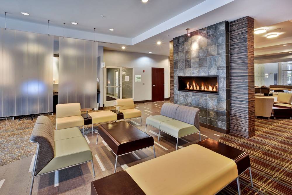 Holiday Inn DETROIT METRO AIRPORT by IHG 1