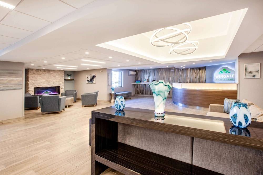 Wingate by Wyndham Detroit Metro Airport 2