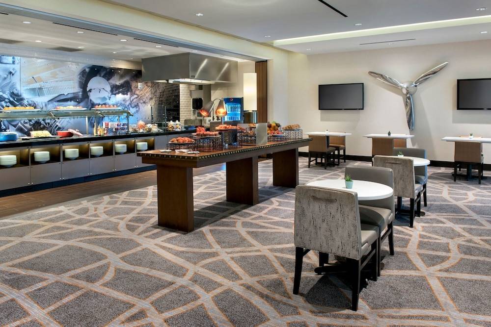 Newark Liberty International Airport Marriott 2