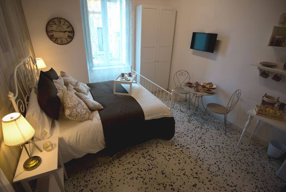 Elegant B&B - Il Vicolo storico 2