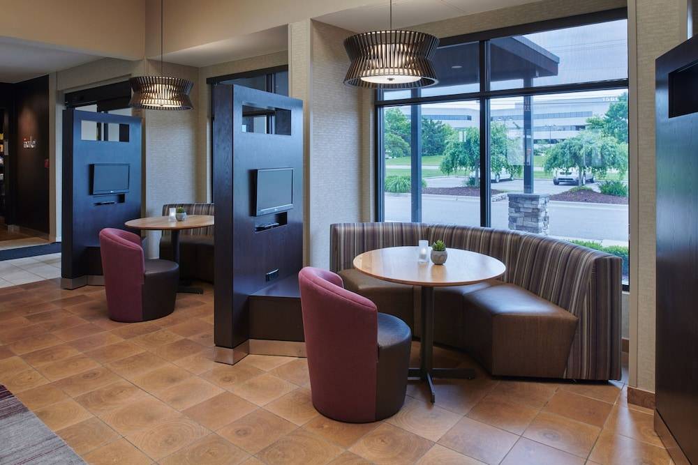 Courtyard by Marriott Detroit Troy 2