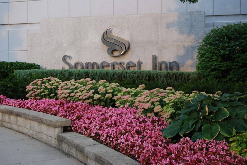 Somerset Inn, WorldHotels Distinctive 1
