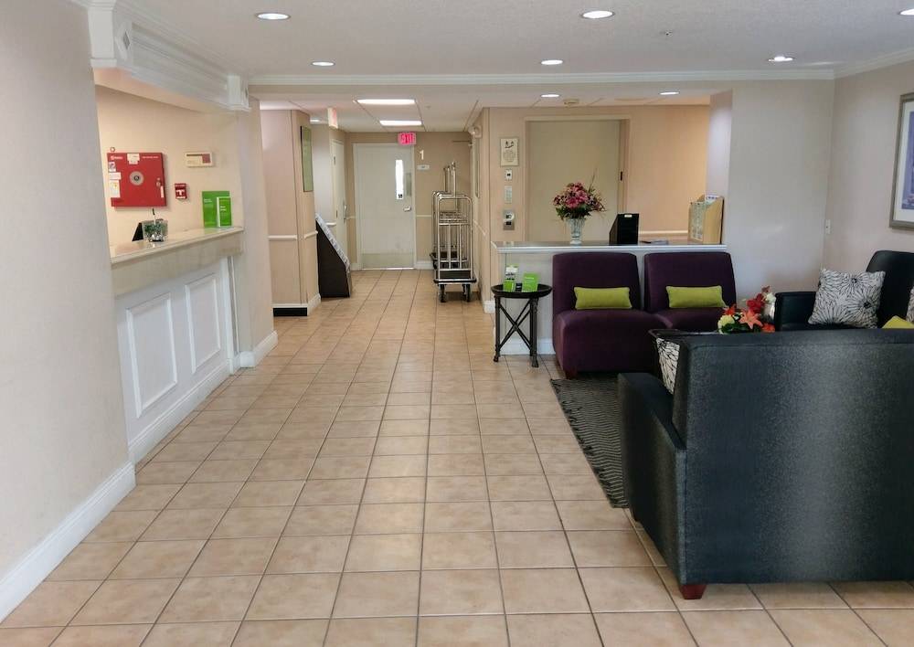 La Quinta by Wyndham Melbourne Viera 2
