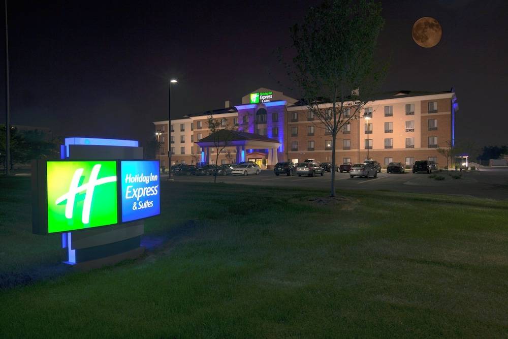 Holiday Inn Express & Suites DETROIT NORTH - TROY by IHG 1