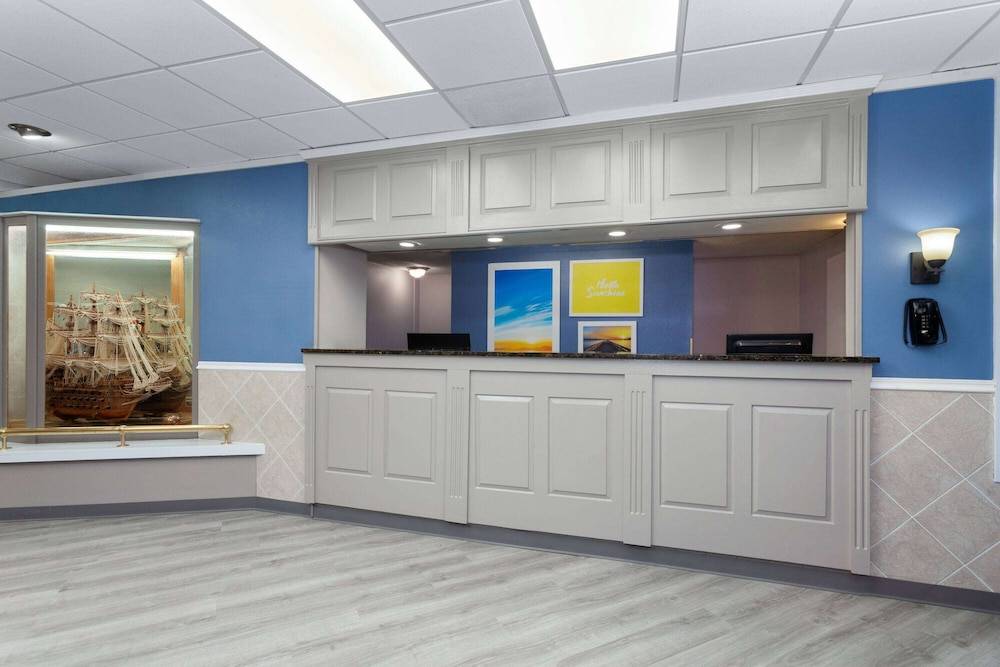 Days Inn by Wyndham Melbourne 1