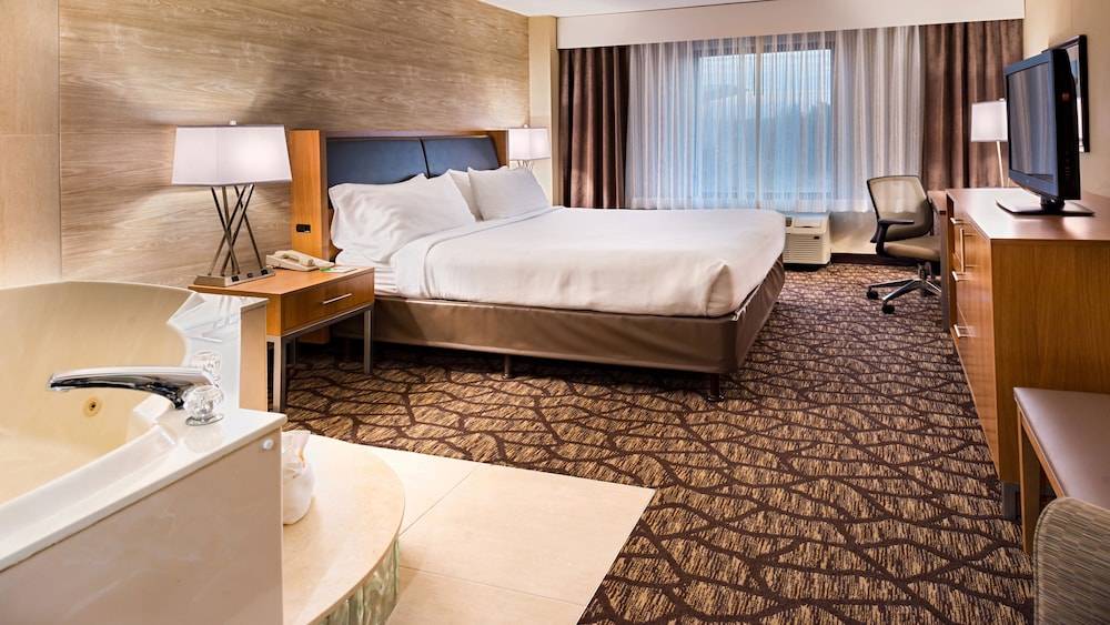 Holiday Inn & Suites WARREN by IHG 2