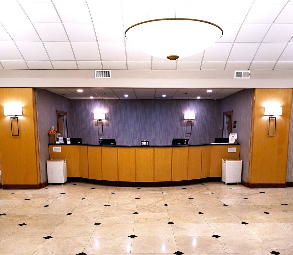 Radisson Suite Hotel Oceanfront 2