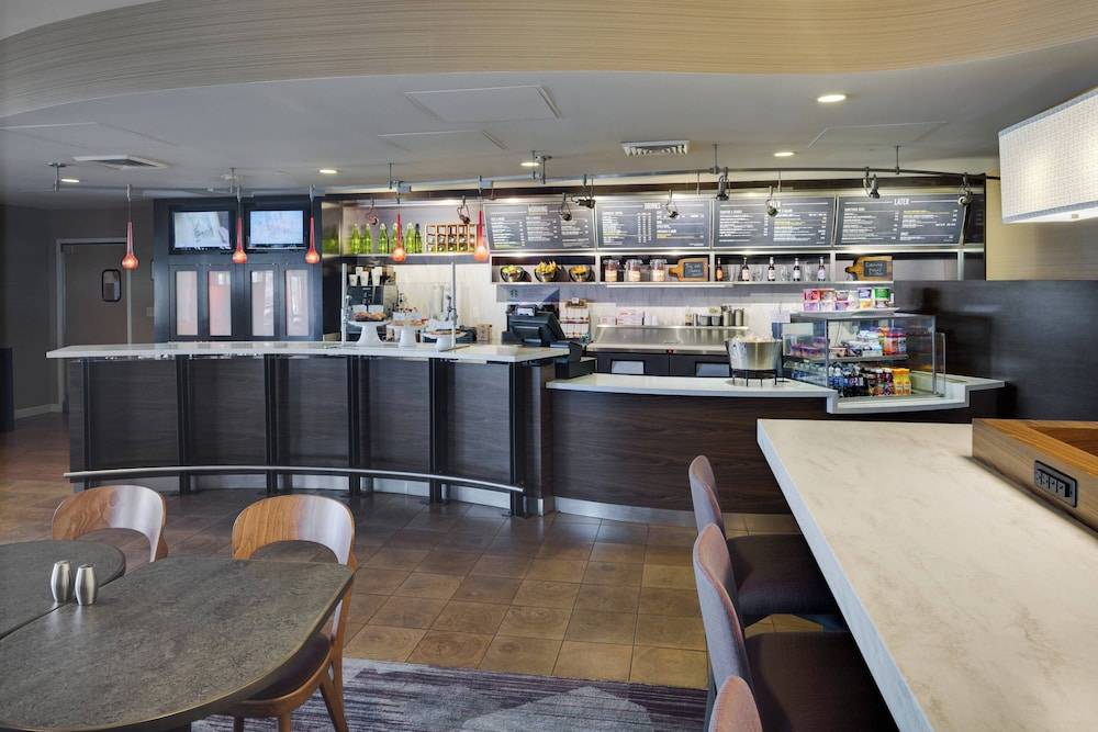 Courtyard by Marriott Providence Warwick 1