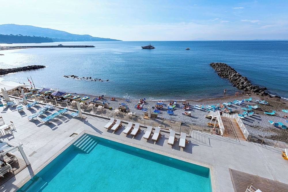Alimuri Bay Resort 1