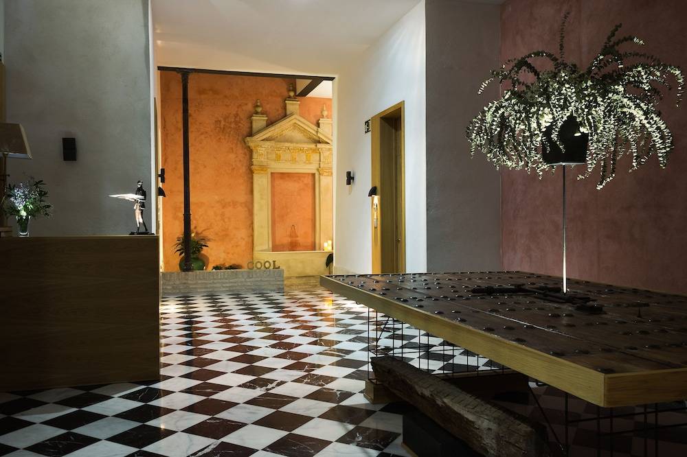 Aguilas5 SevillaSuites 1