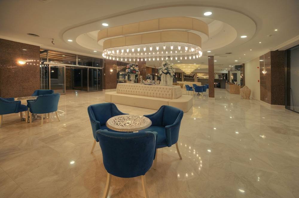 Jasmine Court Hotel 2