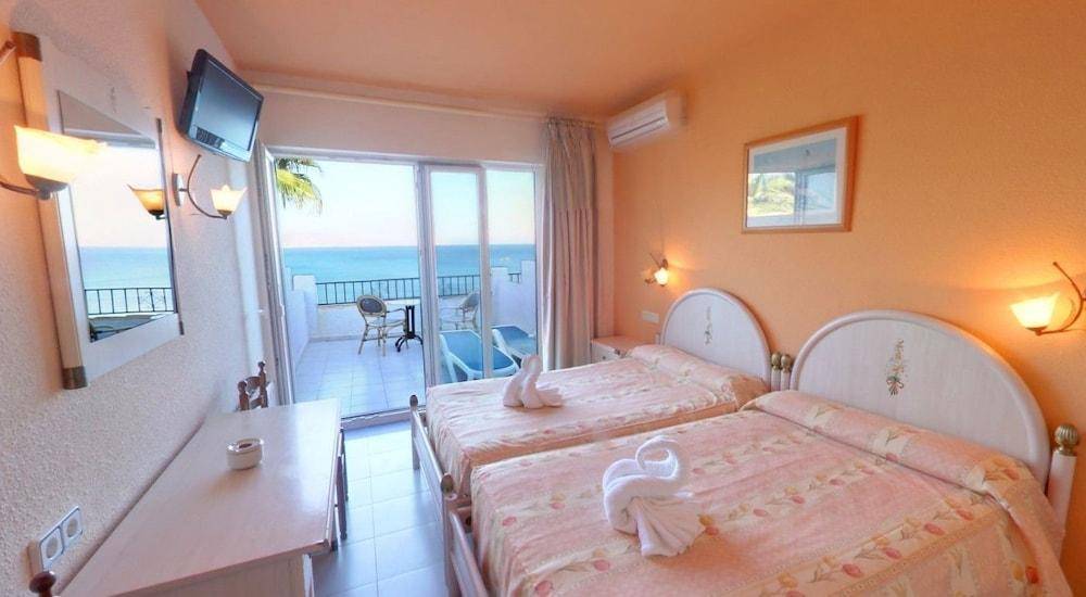 Hotel La Riviera 2
