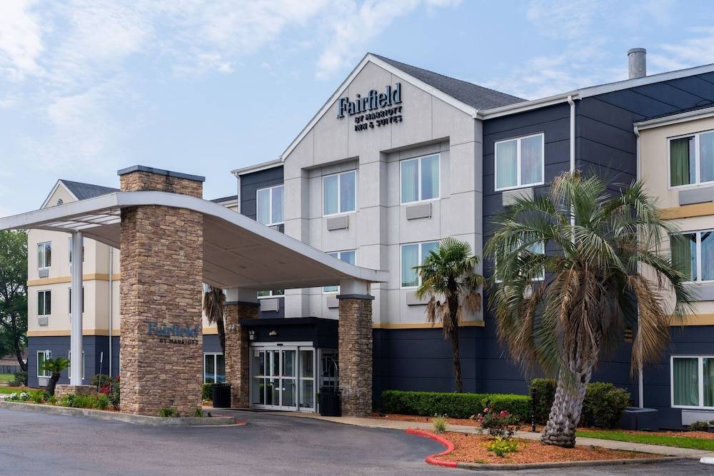 Fairfield Inn & Suites Beaumont 1