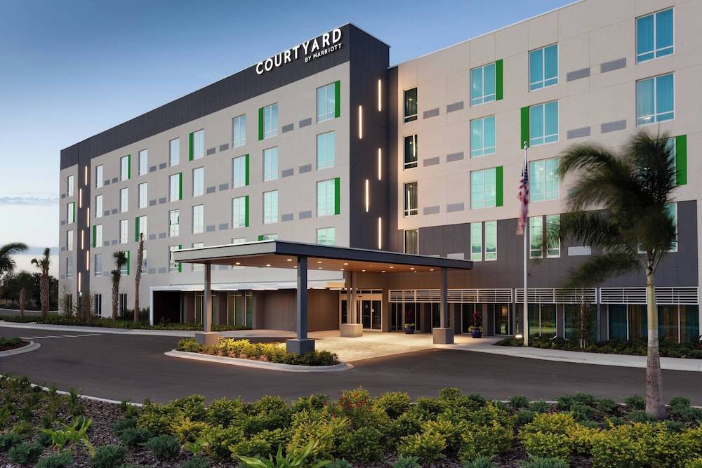 Courtyard by Marriott Winter Haven 1