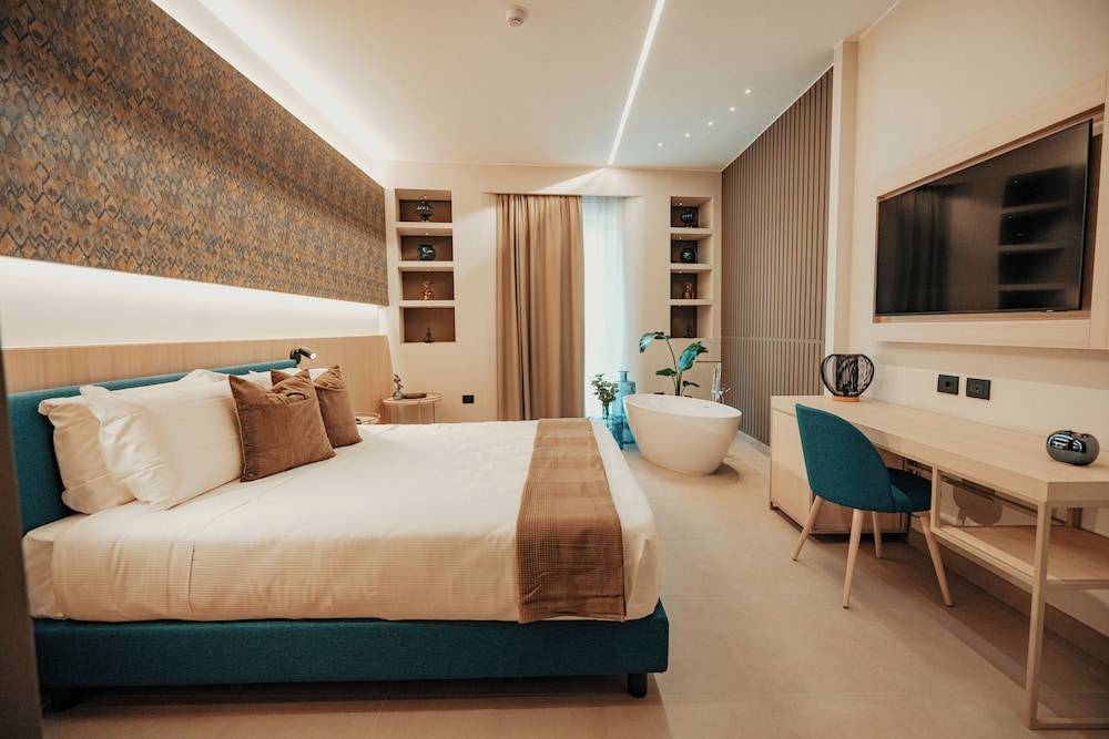 Lumia Hotel 1