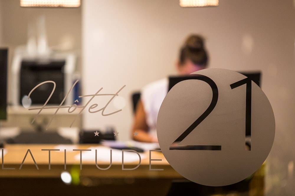 Latitude 21 2