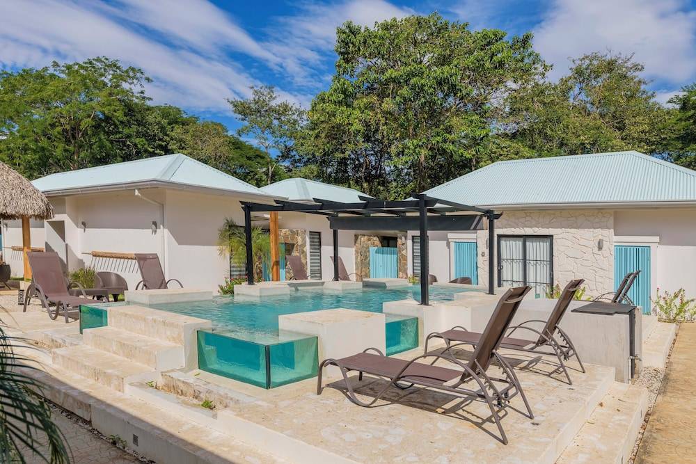 Villas VR Beachwalk Avellanas 1