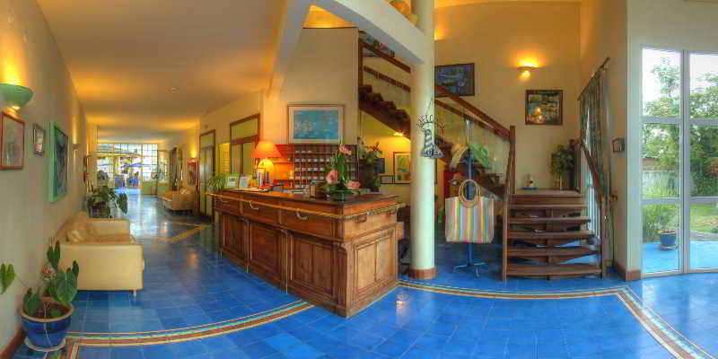 Le Nautile Beachfront 1