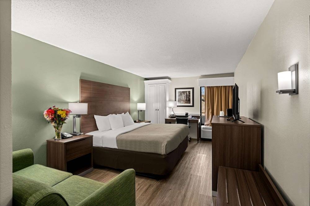Quality Inn & Suites North Little Rock 1