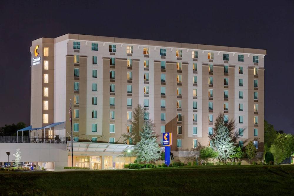 Comfort Inn & Suites Presidential 1