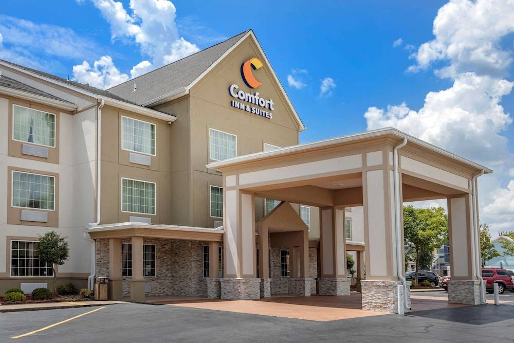 Comfort Inn & Suites North Little Rock JFK Blvd 1