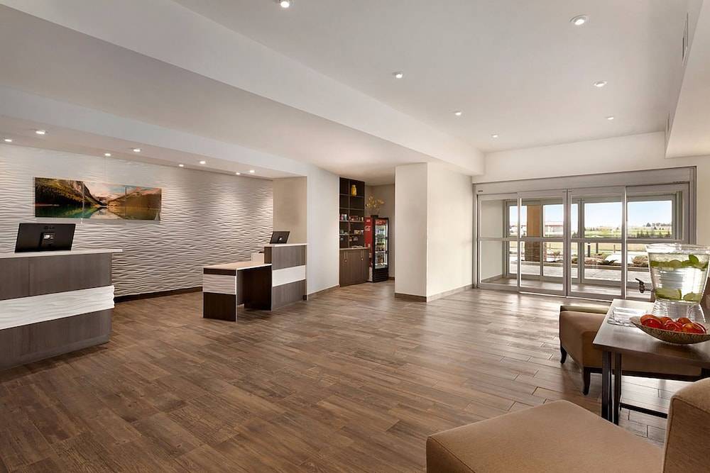 Fairfield Inn & Suites by Marriott Airdrie 2