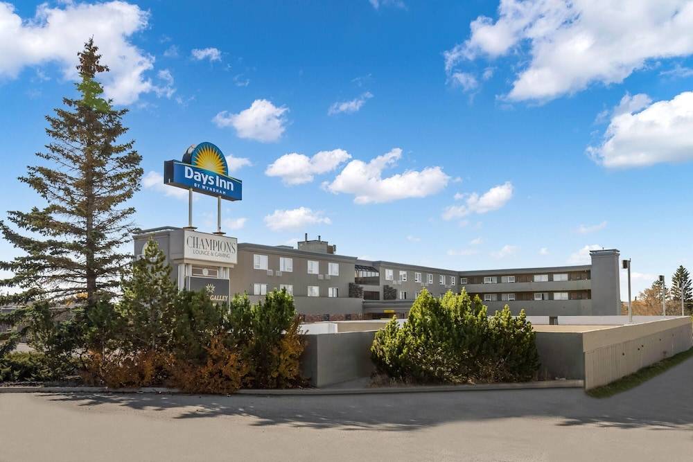 Days Inn by Wyndham Airdrie 1