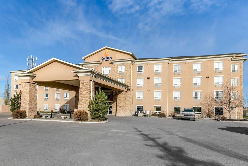 Comfort Inn & Suites 1