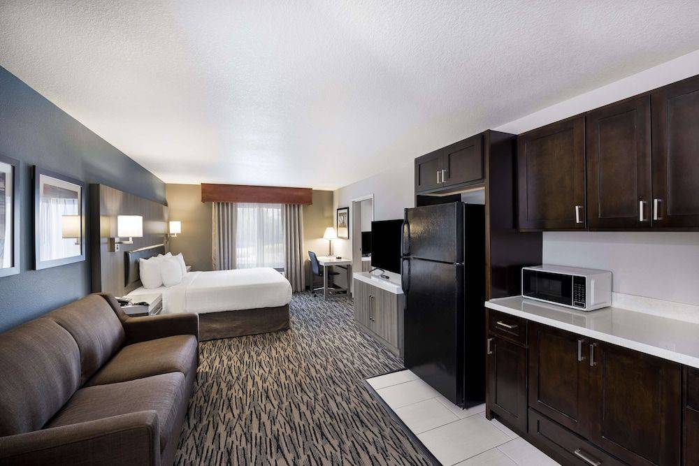Best Western PLUS Mountain View Auburn Inn 1