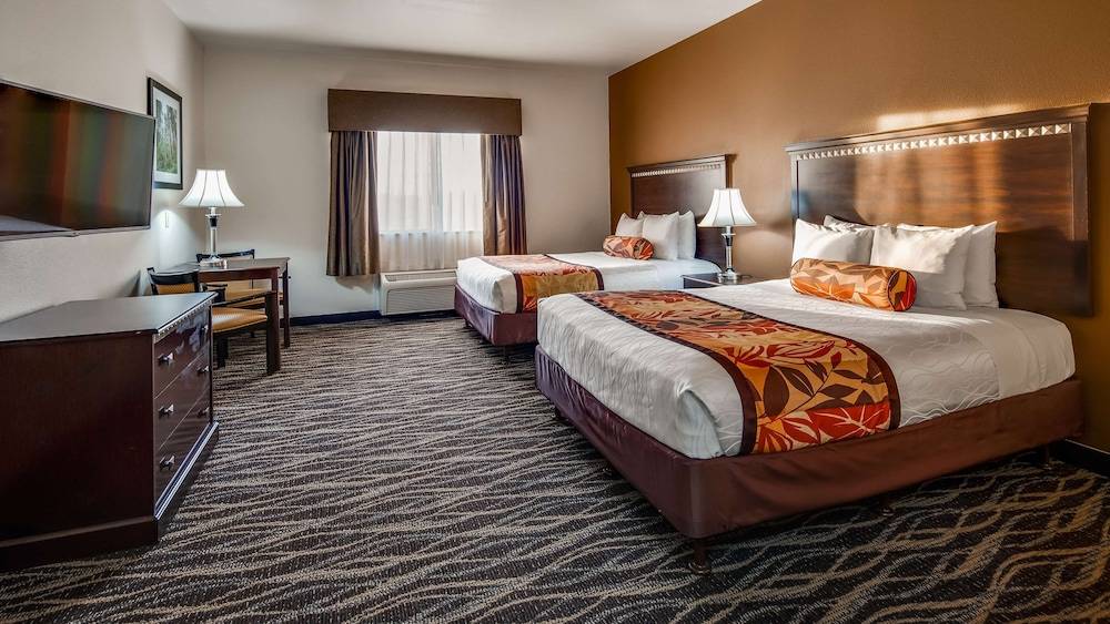 Best Western Plus Battleground Inn & Suites 1