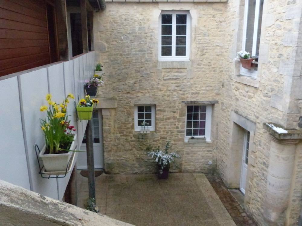 Chambre d'hôtes Logis de Saint Jean 1