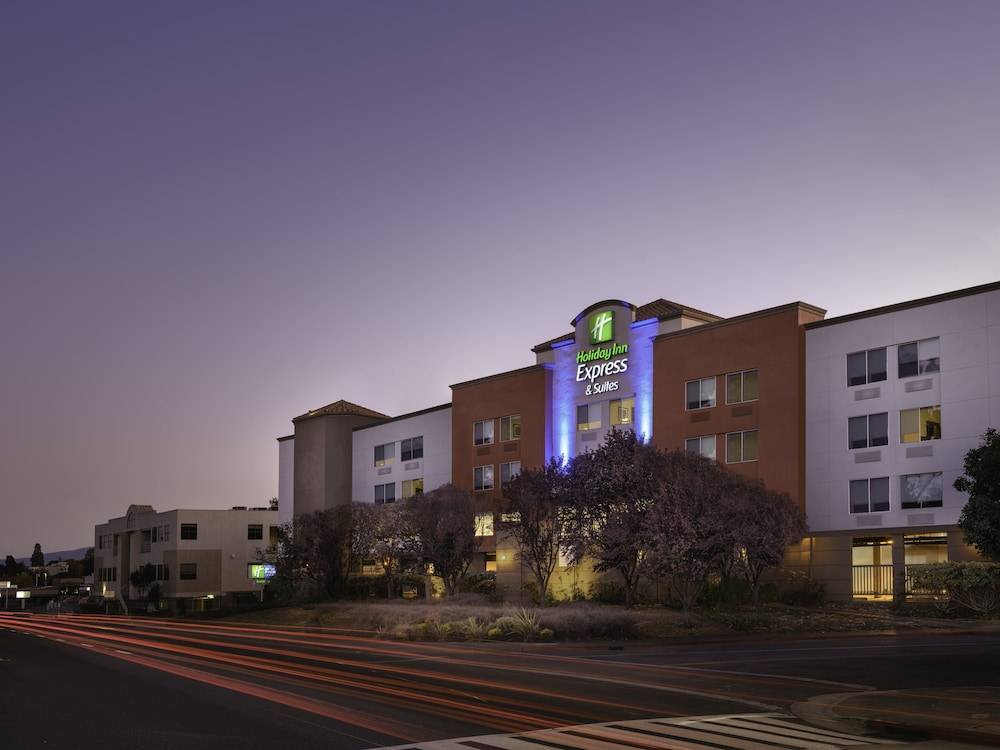 Holiday Inn Express & Suites BELMONT by IHG 1
