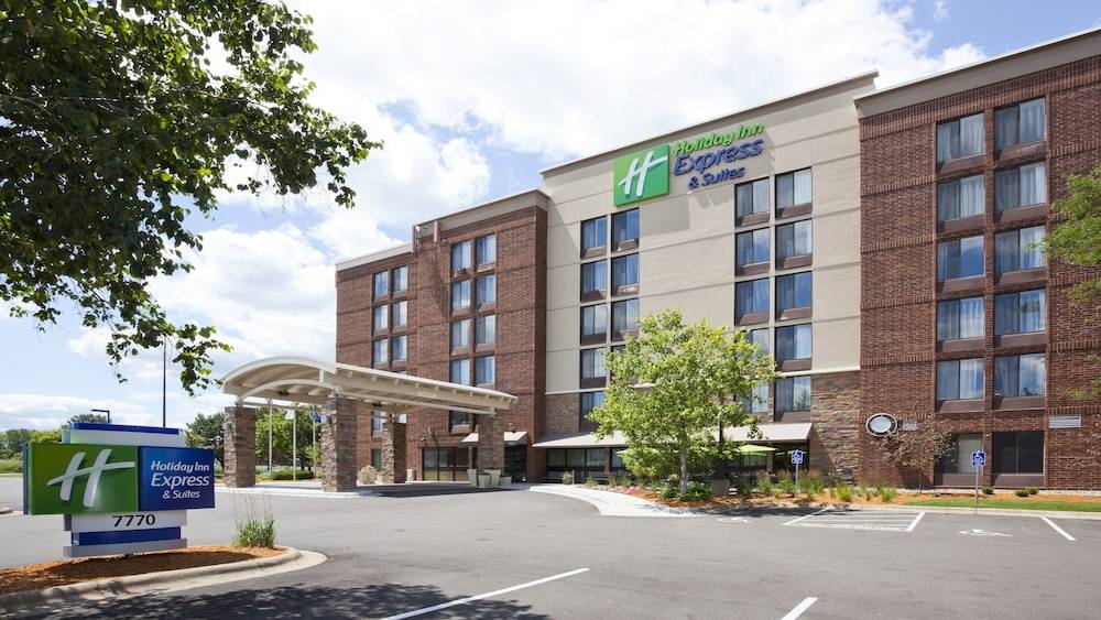 Holiday Inn Express & Suites BLOOMINGTON - MPLS ARPT AREA W by IHG 1