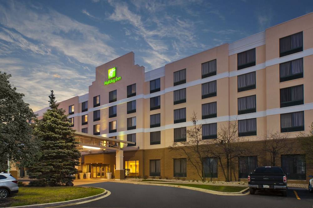 Holiday Inn & Suites BOLINGBROOK by IHG 1