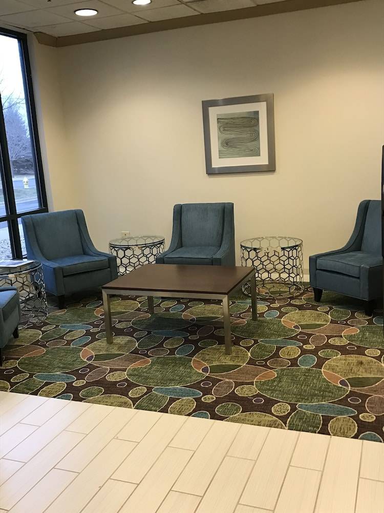 Holiday Inn & Suites BOLINGBROOK by IHG 2