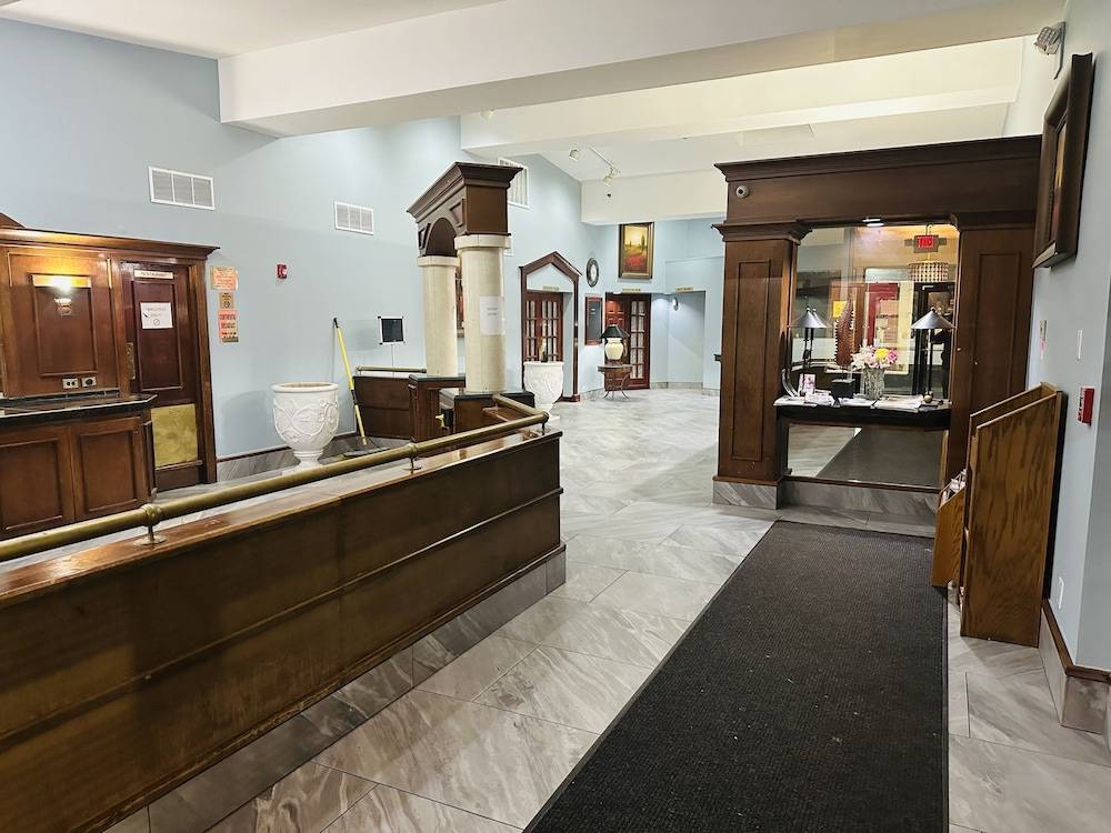 Town Inn 2