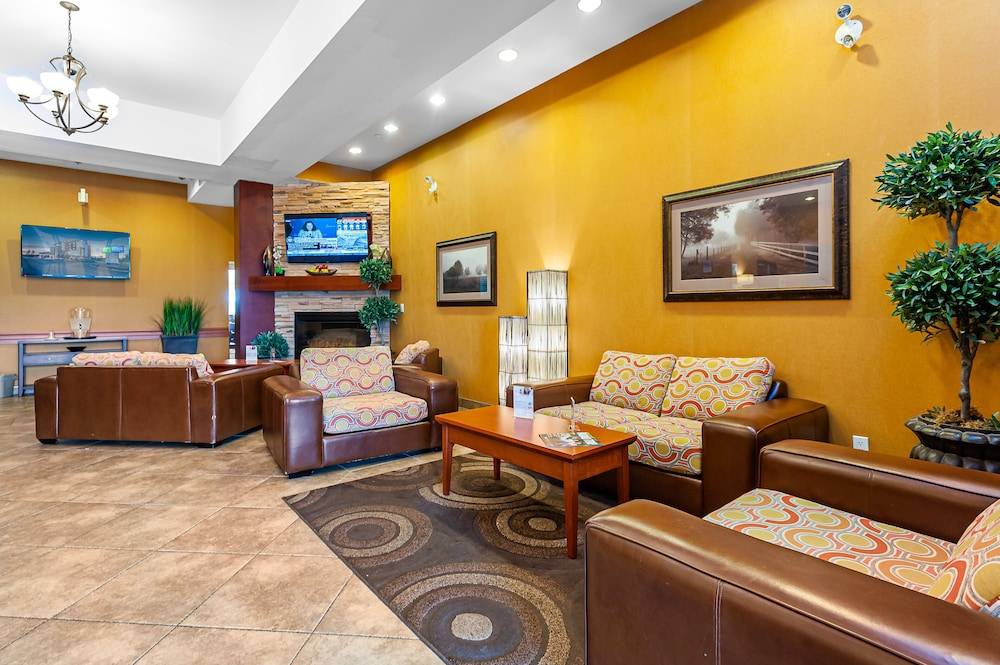 Holiday Inn Express & Suites CLARINGTON - BOWMANVILLE by IHG 2