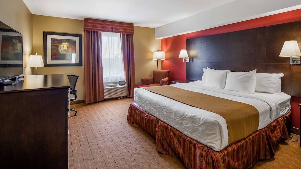 Best Western Plus Bowmanville 1