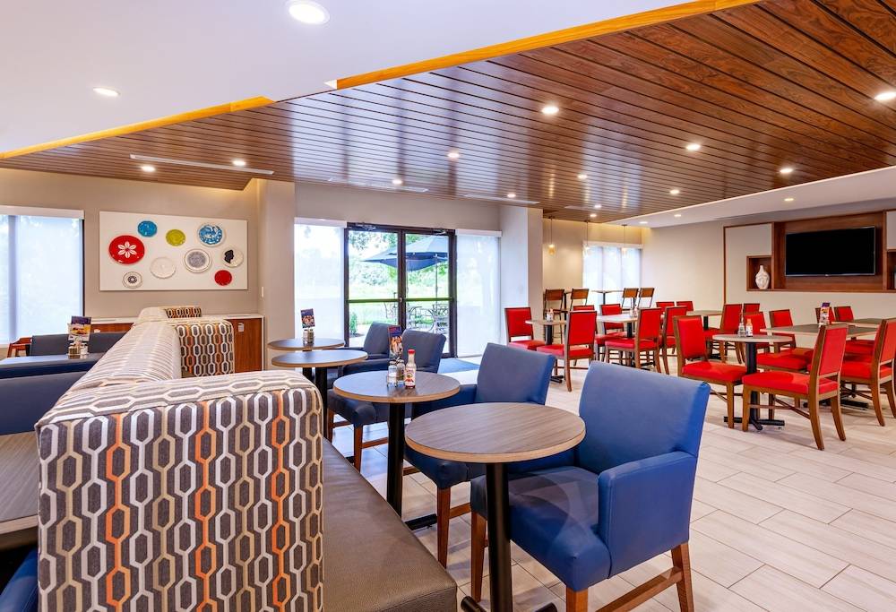 Holiday Inn Express TAMPA-BRANDON by IHG 2