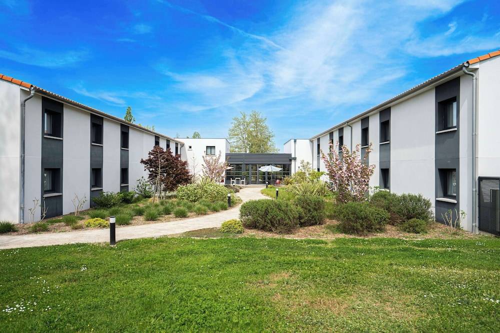 Sure Hotel by Best Western Les Portes de Montauban 1